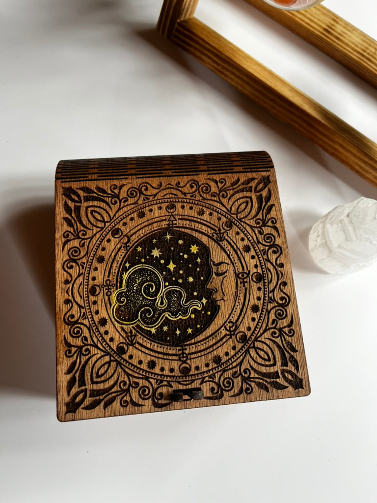 Caja Con Grabado de Luna
